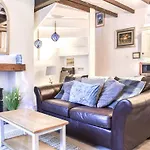 Sea Dog Cottage - Uk42479