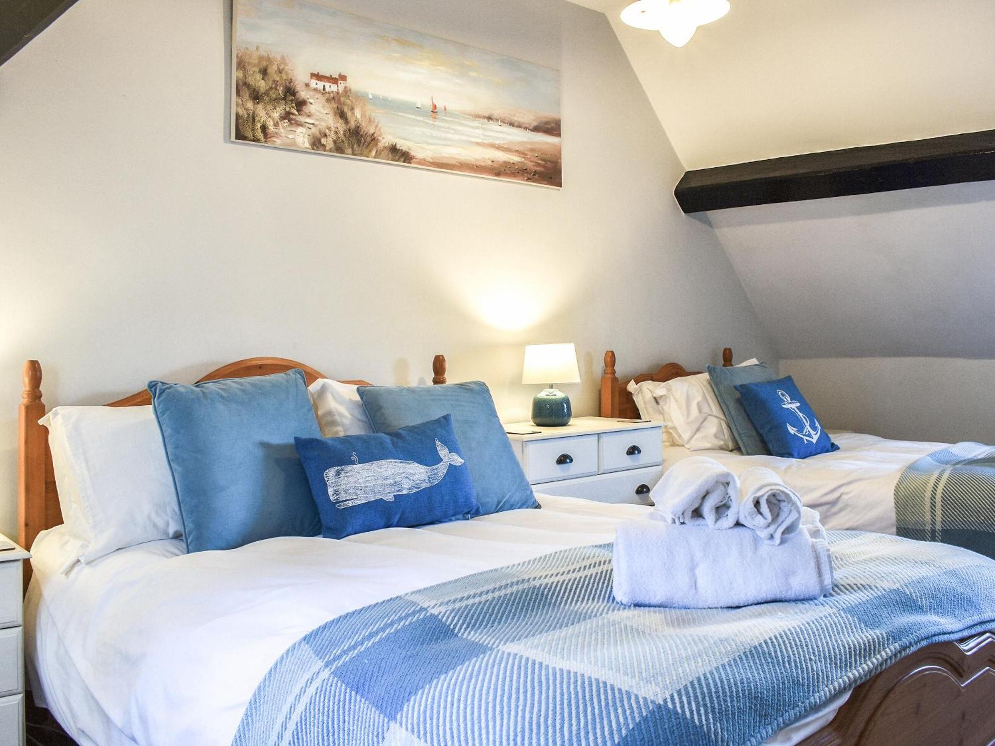 Holiday home Sea Dog - Uk42479 *